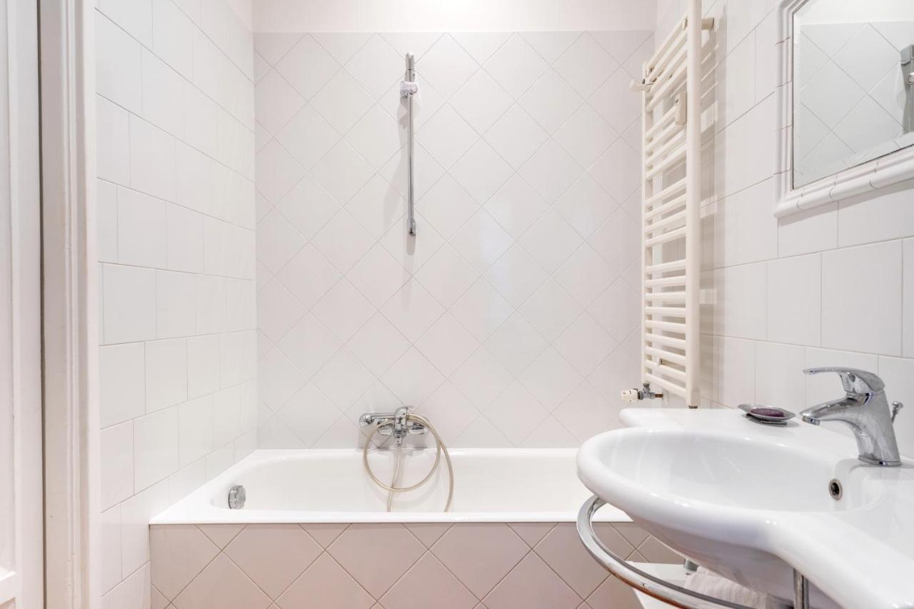 רומא Maison Regola, Styilish Apt In Campo De Fiori מראה חיצוני תמונה